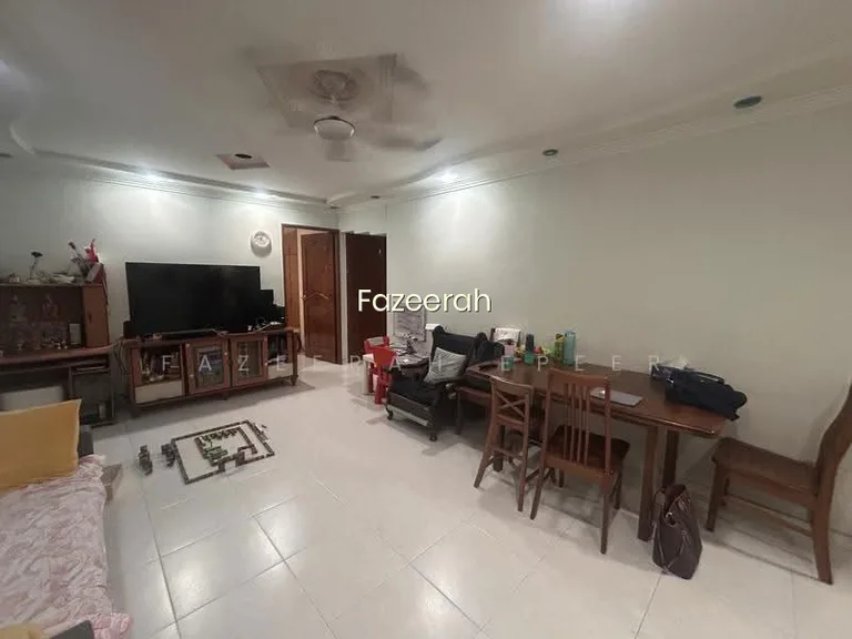 323B Sengkang East Way image 1 of 10
