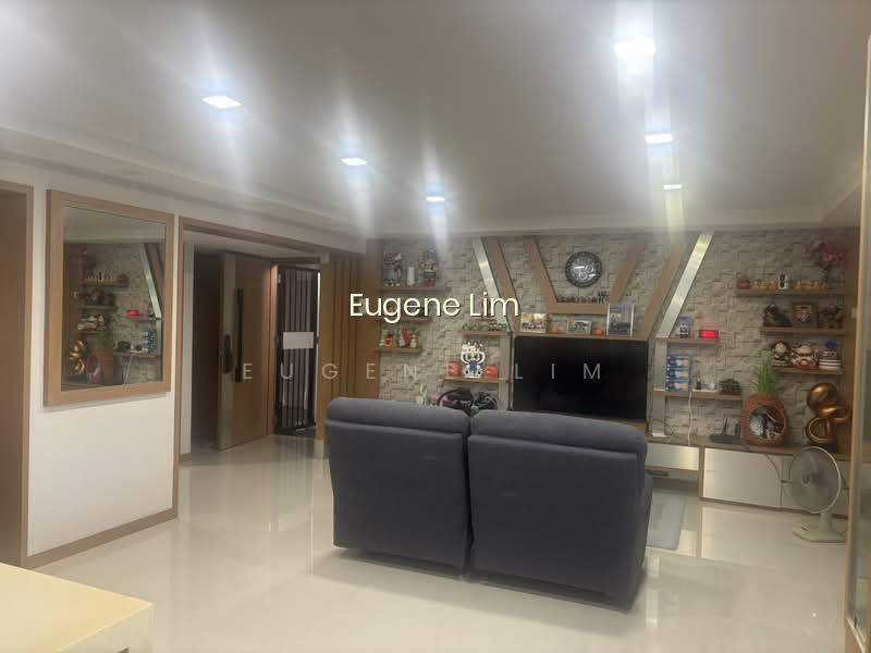 641 HOUGANG AVENUE 8 image 1 of 10