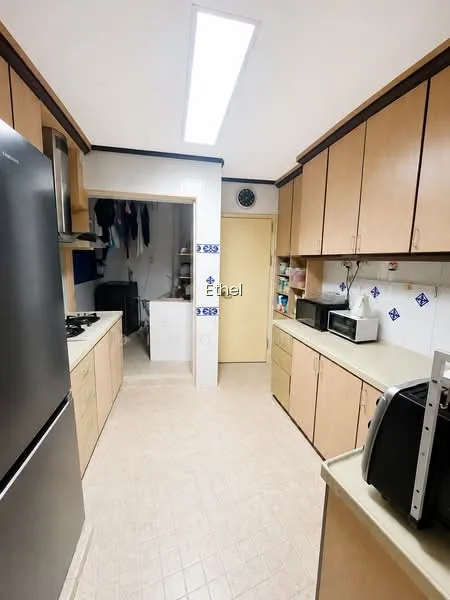467 Admiralty Drive image 1 of 10