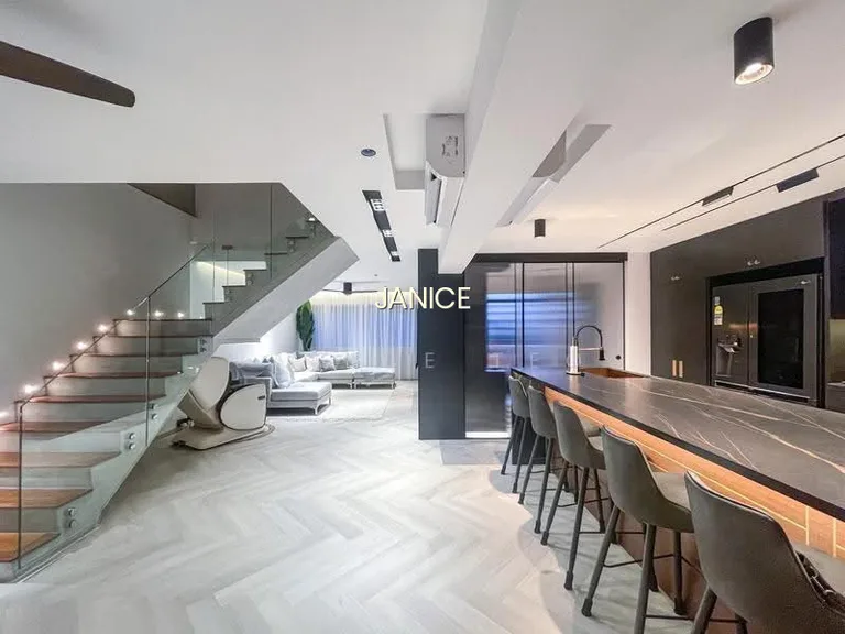 204 Choa Chu Kang Avenue 1 image 1 of 10