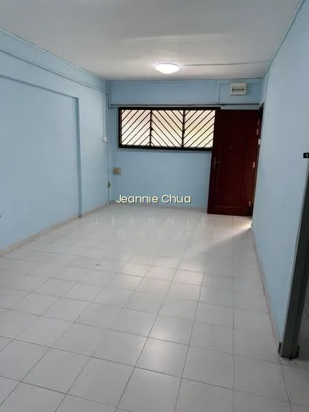 304 Hougang Avenue 5 image 1 of 10