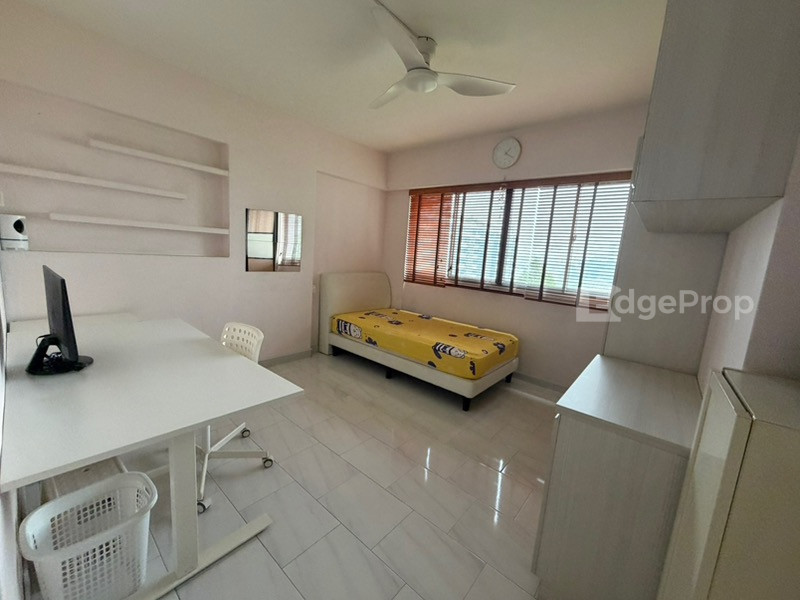 446 BRIGHT HILL DRIVE image 1 of 6