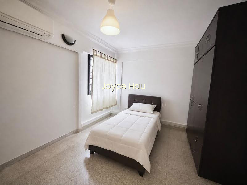 223 ANG MO KIO AVENUE 1 image 1 of 8