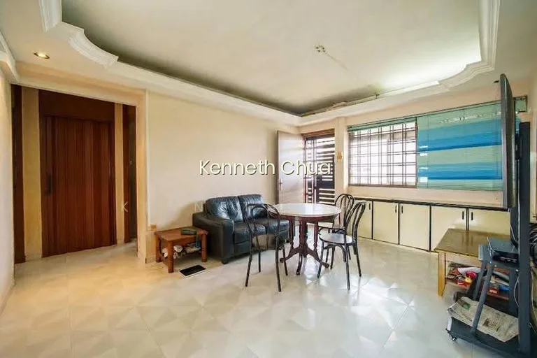 302 Tampines Street 32 image 1 of 10