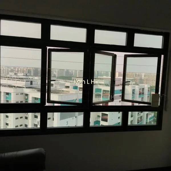 372 Jurong East Street 32 image 1 of 9