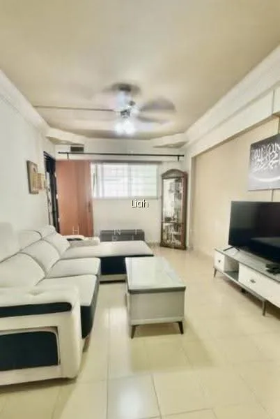 621 Yishun Ring Road image 1 of 9