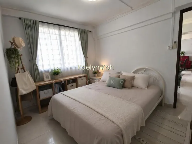 483 Tampines Street 43 image 1 of 9