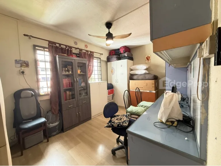 546 Jurong West Street 42 image 1 of 10