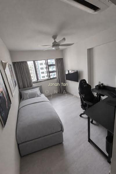 999B BUANGKOK CRESCENT image 1 of 7