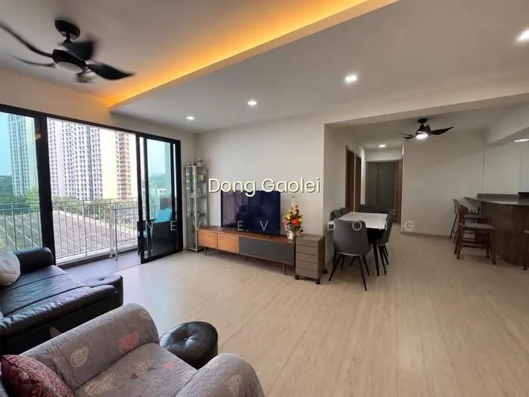415A Northshore Drive image 1 of 10