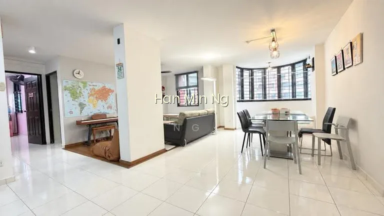 360B Admiralty Drive image 1 of 10