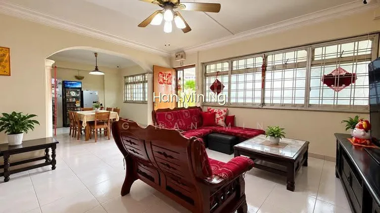 324 Tah Ching Road image 1 of 8