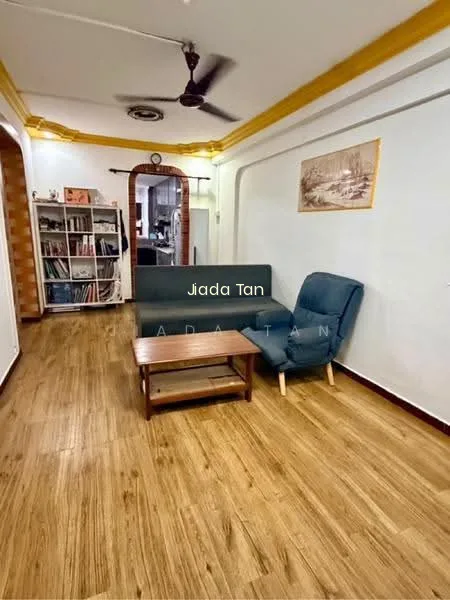 704 Yishun Avenue 5 image 1 of 10