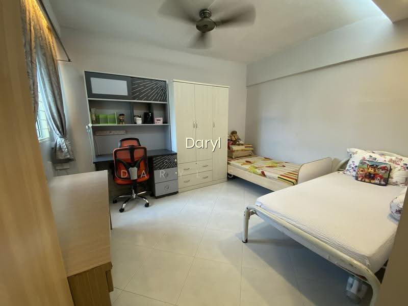 642 ROWELL ROAD image 1 of 3