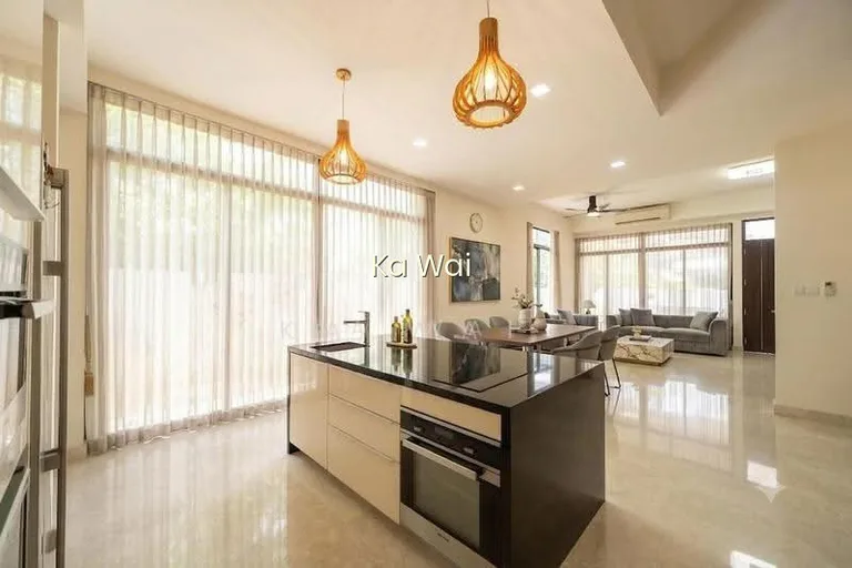 Luxus Hills | the Estate image 1 of 10