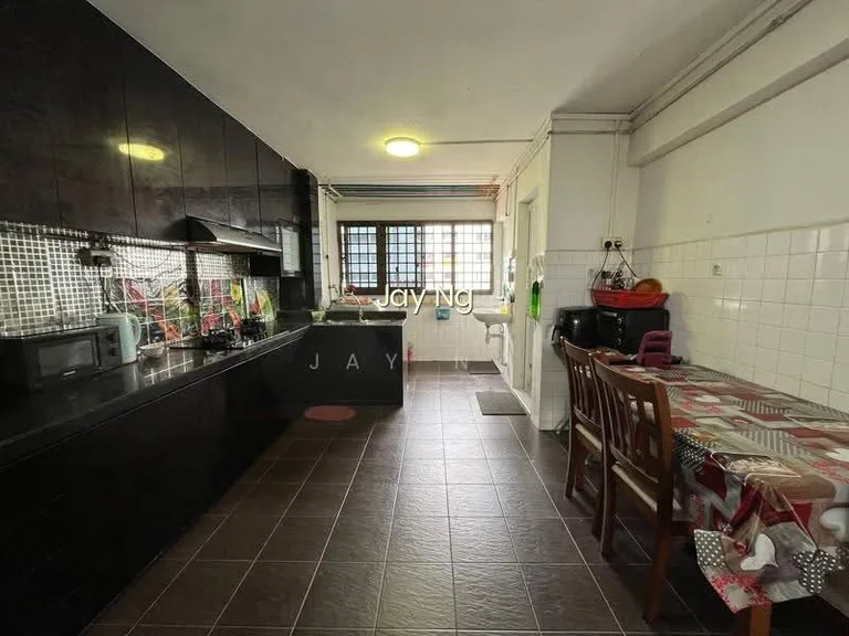 410 Pandan Gardens image 1 of 10