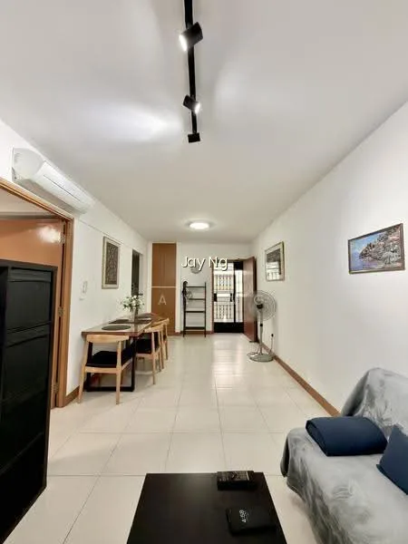 372 Jurong East Street 32 image 1 of 6