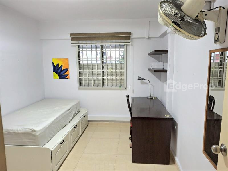 655 YISHUN AVENUE 4 image 1 of 2