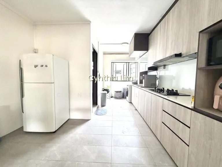 351 Tampines Street 33 image 1 of 10