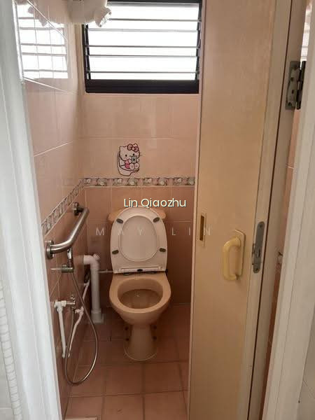 86 WHAMPOA DRIVE image 1 of 6
