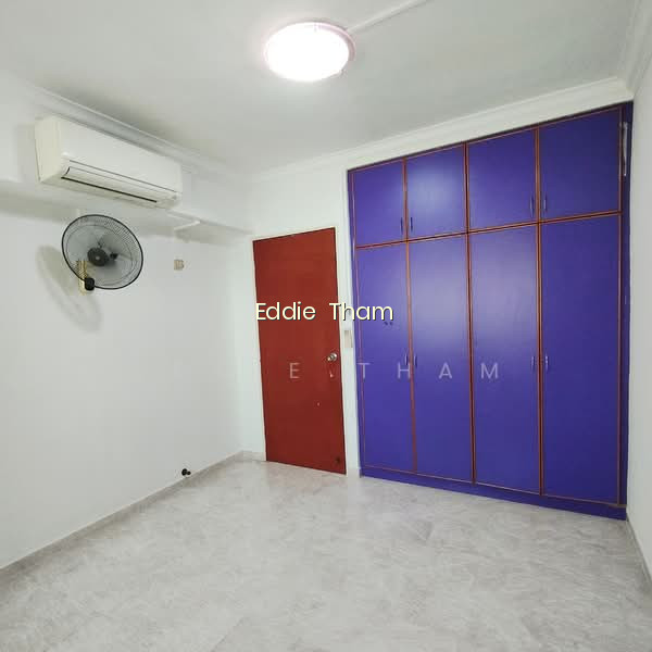 241 COMPASSVALE WALK image 1 of 8