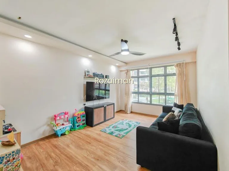 620B Tampines Street 61 image 1 of 10