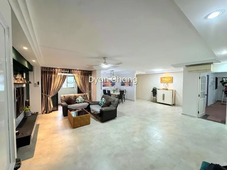 961 Hougang Avenue 9 image 1 of 10