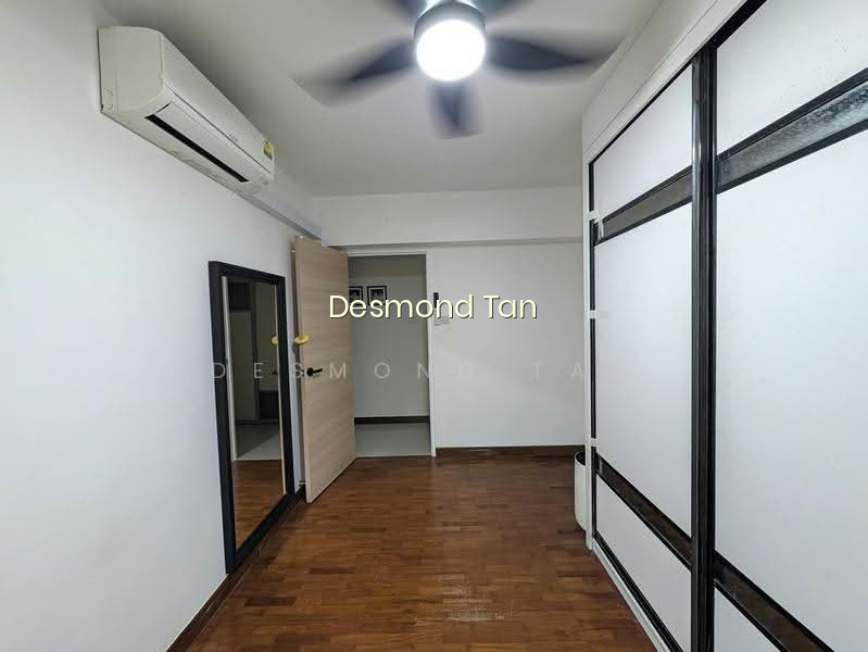 649 PUNGGOL CENTRAL image 1 of 9