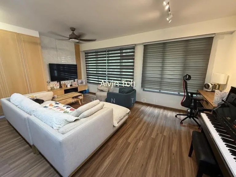 889A Woodlands Drive 50 image 1 of 9