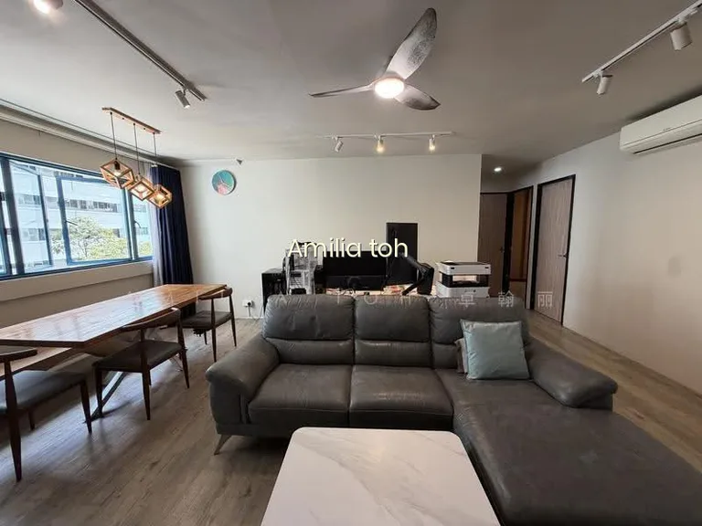 437 Tampines Street 43 image 1 of 10