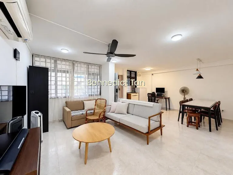 916 Hougang Avenue 9 image 1 of 10