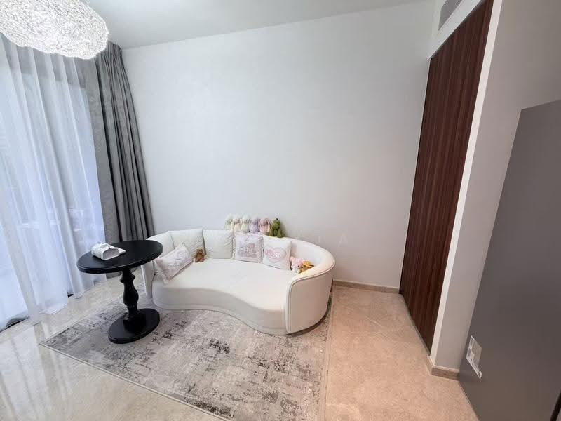 PULLMAN RESIDENCES image 1 of 10