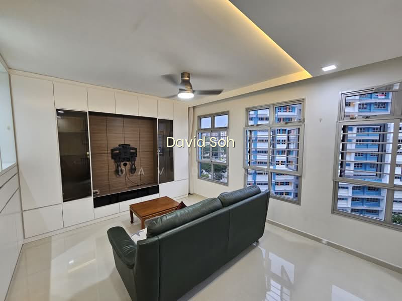 120C CANBERRA CRESCENT image 1 of 10