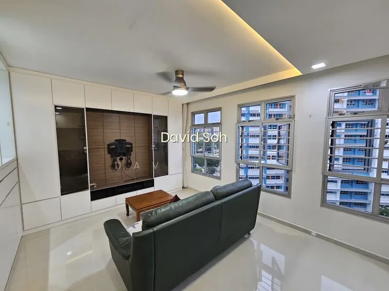 120C Canberra Crescent image 1 of 10
