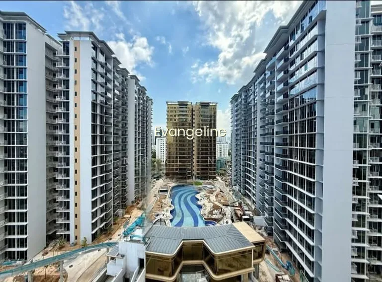 Grand Dunman image 1 of 10