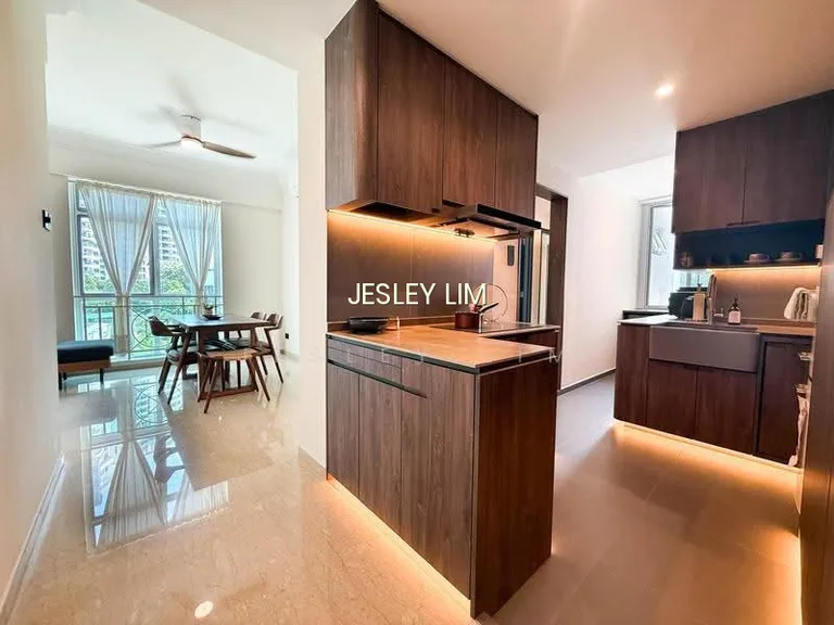 Freehold 2 Bed 2 Bath Near Great World image 1 of 10
