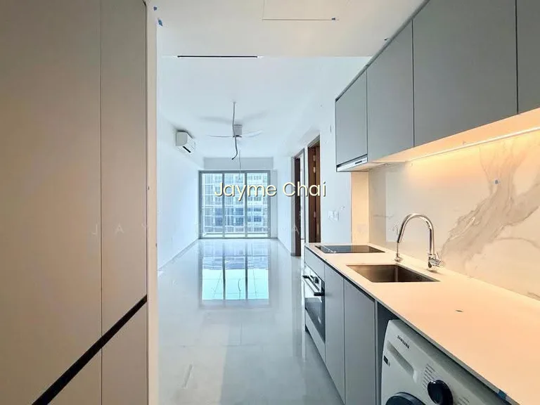 Grand Dunman image 1 of 10