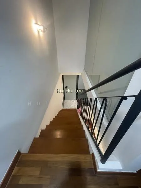 53 Stirling Road image 1 of 6