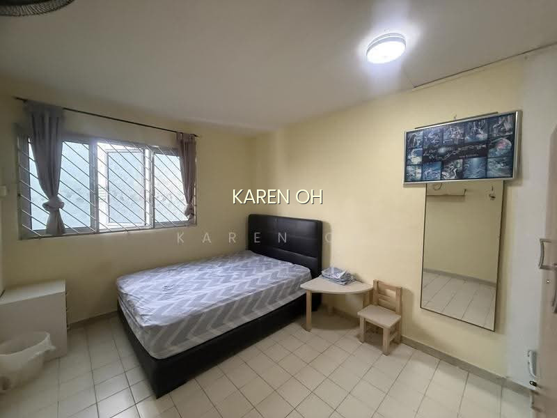 47 TEBAN GARDENS ROAD image 1 of 8