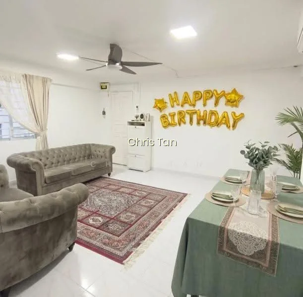 337 Hougang Avenue 7 image 1 of 10