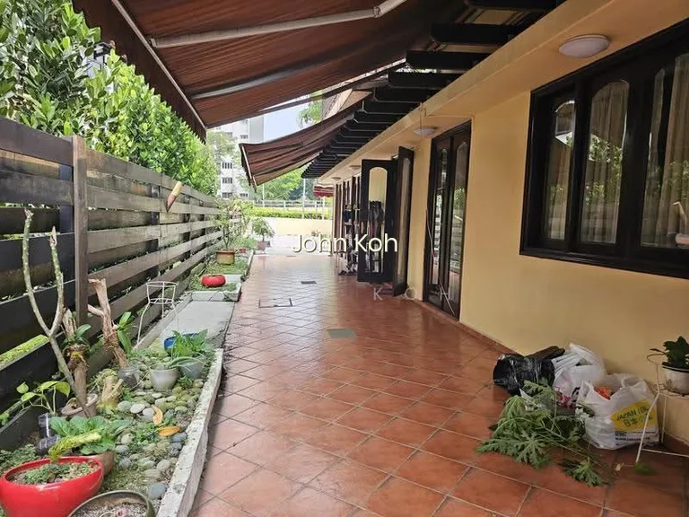 118 Farrer Road image 1 of 10