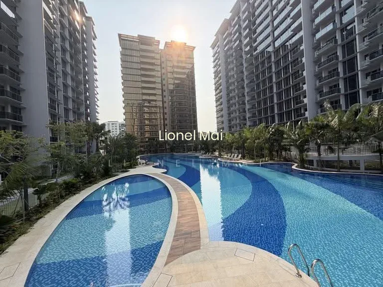 Grand Dunman image 1 of 10