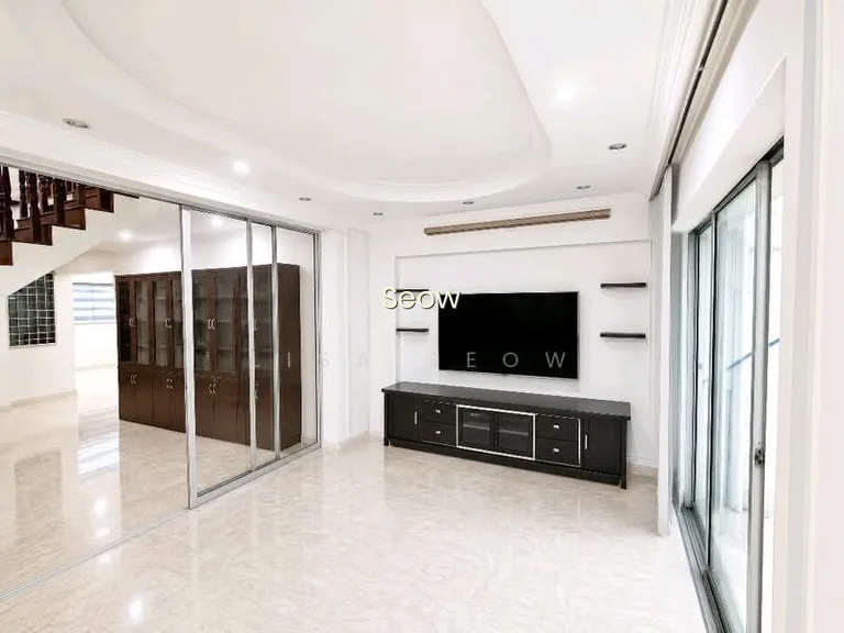 717 Bedok Reservoir Road image 1 of 10