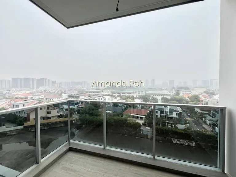Grand Dunman image 1 of 10