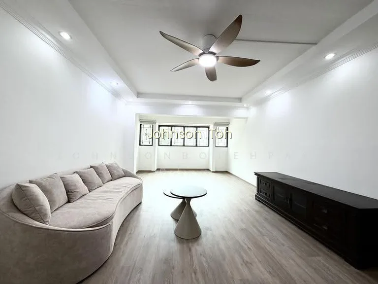 146 Tampines Avenue 5 image 1 of 10