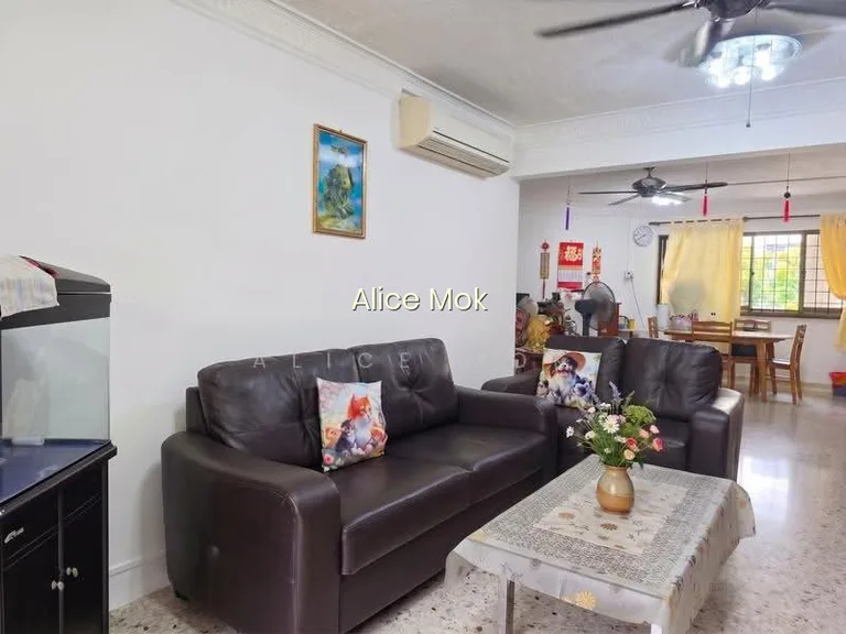 232 Yishun Street 21 image 1 of 8