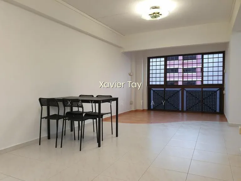 705 Tampines Street 71 image 1 of 10