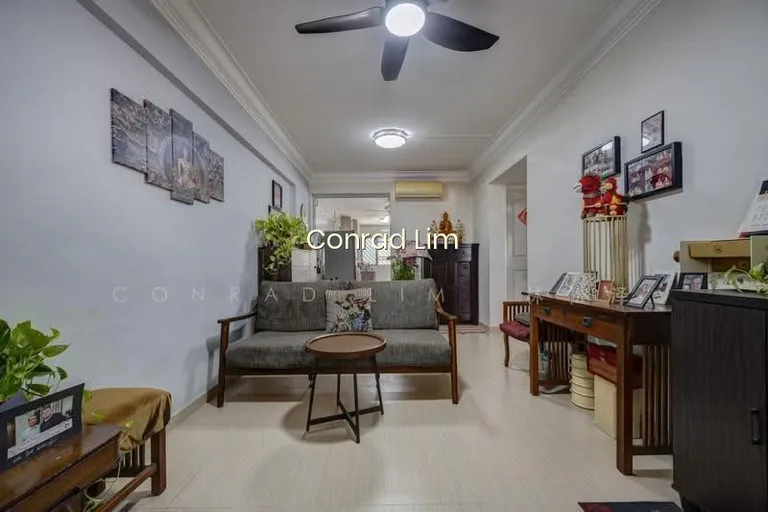 739 Yishun Avenue 5 image 1 of 10