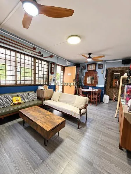 407 Yishun Avenue 6 image 1 of 10