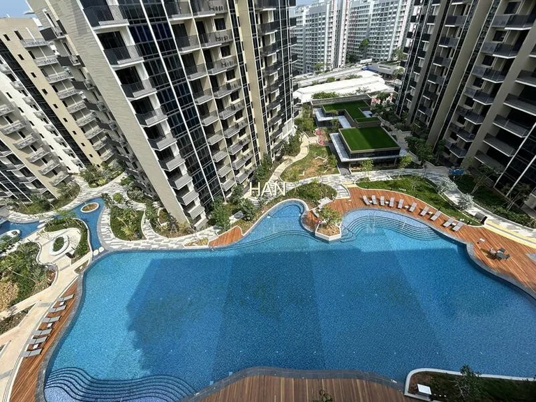 Sengkang Grand Residences image 1 of 10